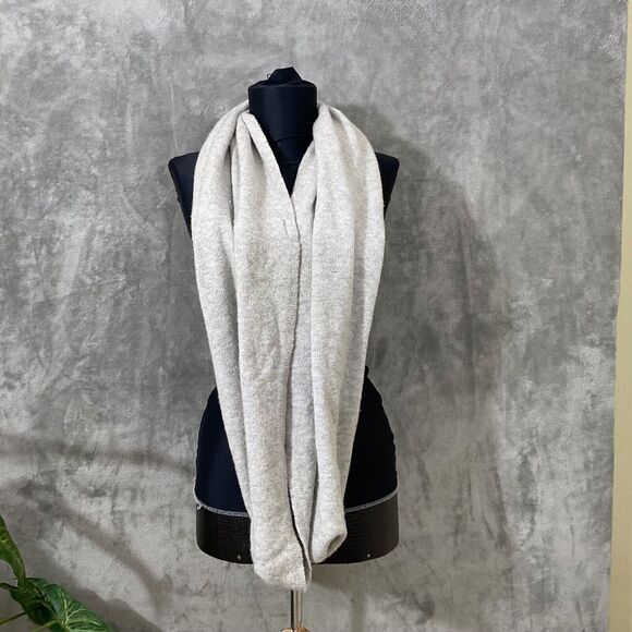 Cynthia Rowley Wool Blend MultifunctionaI infinity circle Scarf Gray Wrap 18x30” - Picture 3 of 6